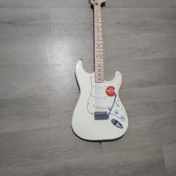 Squier By Fender Stratocaster
