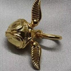 Pandora Harry Potter golden snitch charm