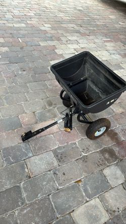Spreader pull behind