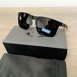 METAL NEW Polarized Oakley Holbrook With Original Packaging