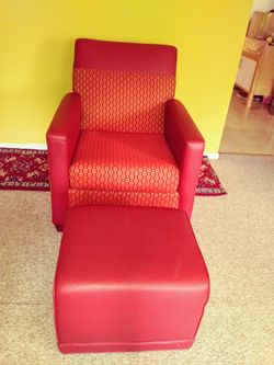 Lounge chair with foot rest