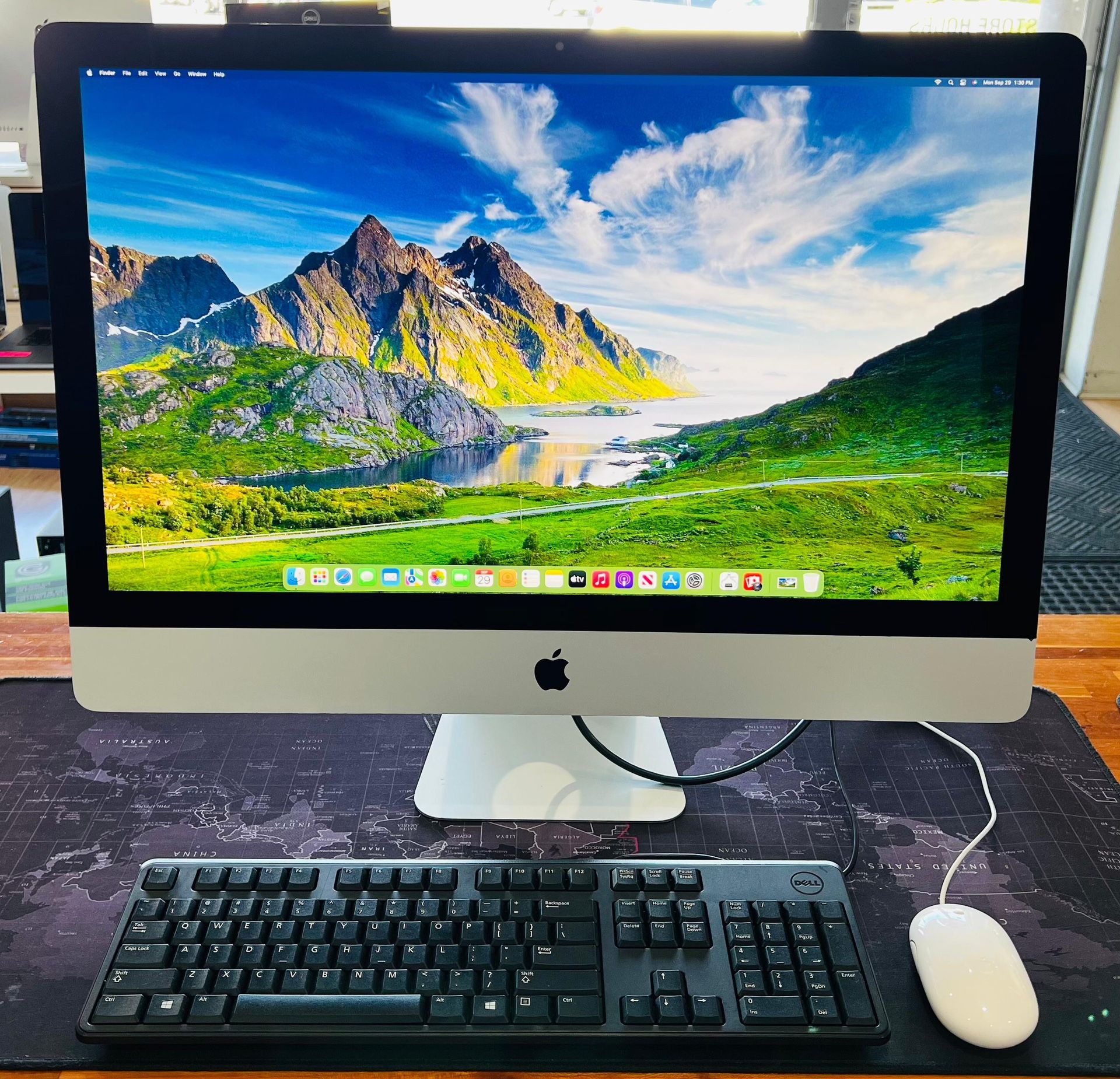 Apple iMac 27” Retina 5K 2017 4.2Ghz QuadCore i7 32GB 620GB SSD Radeon Pro 580 8GB Graphics