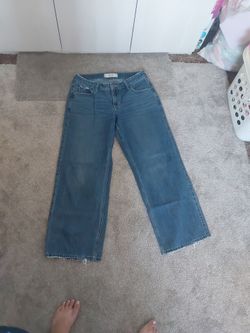 Hollister Wide Leg Cropped Denim Jeans
