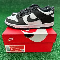 kom over Flyve drage Shuraba Nike Dunk Low Retro "Panda" Black White GS CW1590-100 Size 43 for Sale in  Tampa, FL - OfferUp