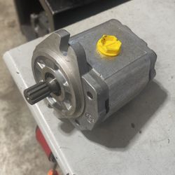 hydraulic Gear Pump. Aluminum.