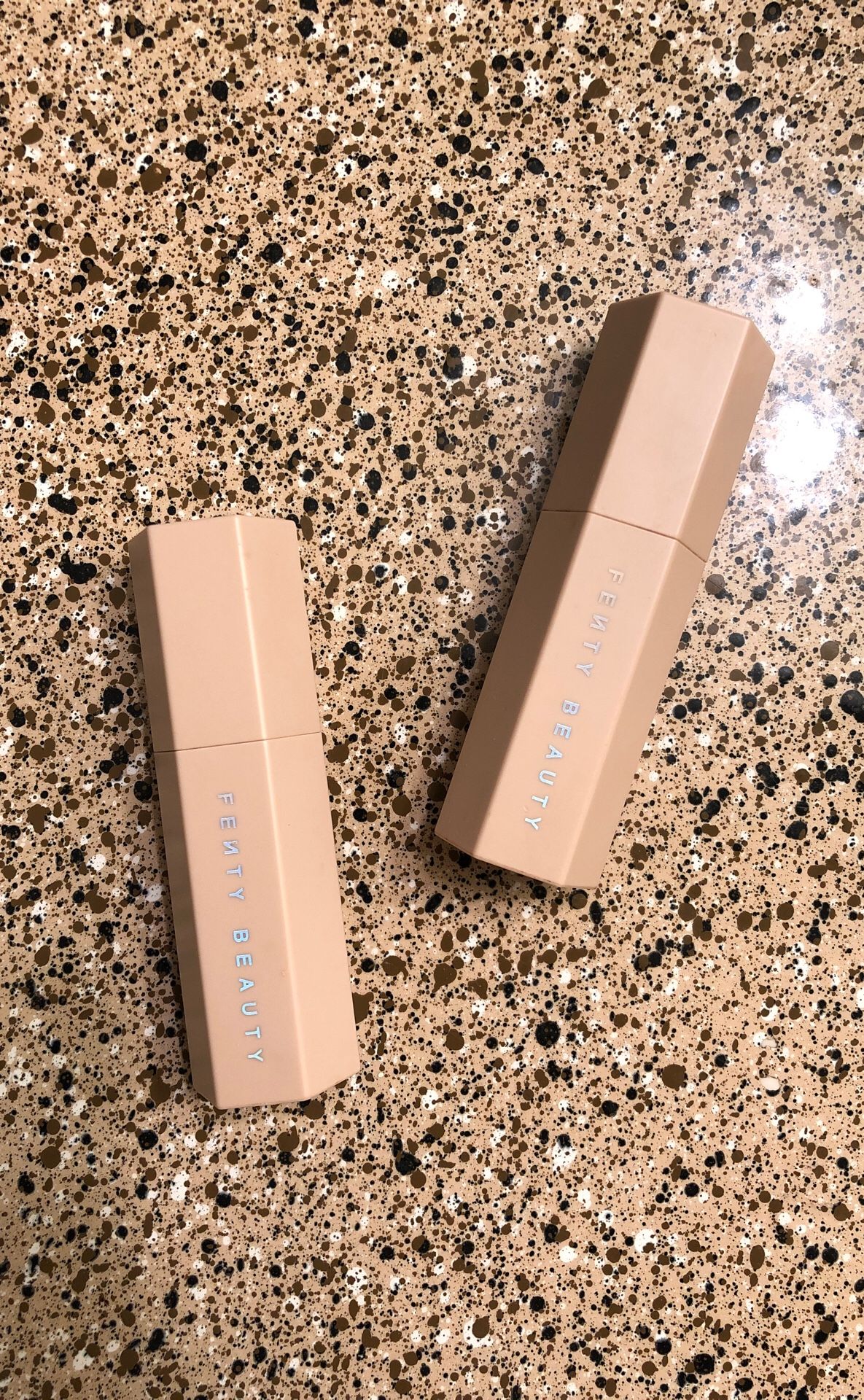 Fenty Beauty Sticks (WHATS YOUR OFFER) (CUÁL ES SU OFERTA)