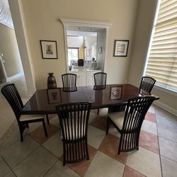 Elegant Mahogany Dining Room Table w/Leaf