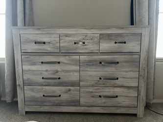 7-Drawer Dresser in Whitewashed Wood Finish