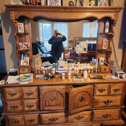 Dresser With Mirror 
