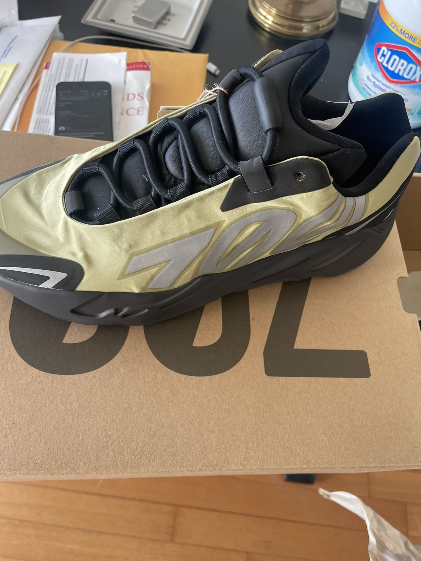 Yeezy 700 MVMT