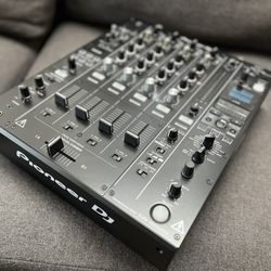 Pioneer DJM-900NXS2 MIXER in Mint Condition!