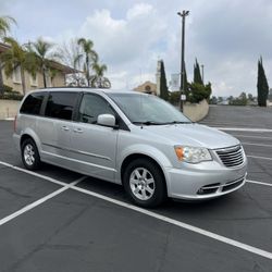 2011 Chrysler Town And Country 