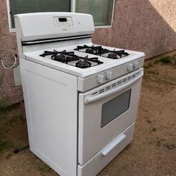 Magic Chef 4-Burner Gas Stove w/ Oven – Works – $150 