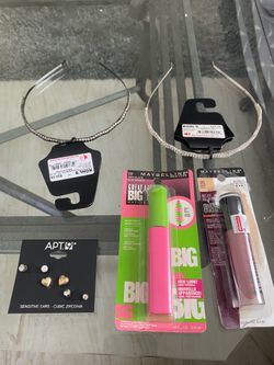 Mekeup  , and  jewelry  , Brand New. ,  all  for
