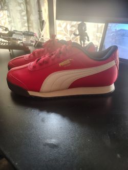 PUMA ROMA RED WITH WHITE ACCENTS SIZE 6 (ONLY 30)