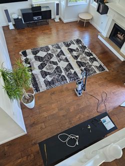 8x10.5’ area rug