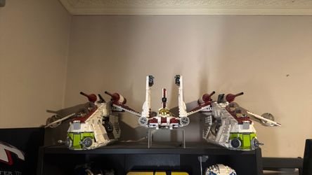 LEGO Star Wars Republic Gunship NEED GONE ASAP
