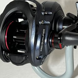 Bass Pro Shops Pro Qualifier RH Baitcast fishing reel