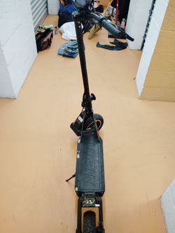 VSETT Electric Scooter for parts or rebuild