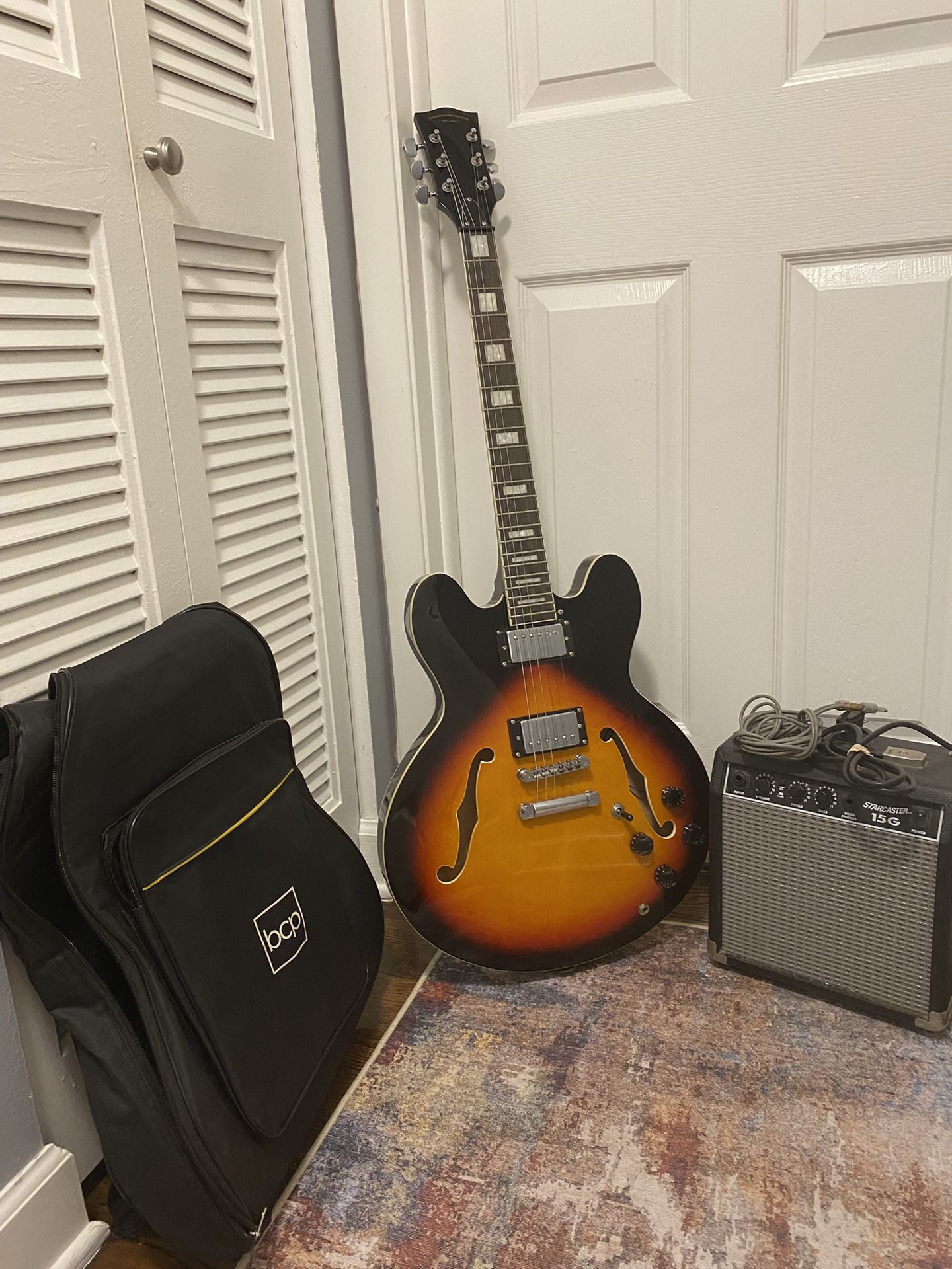 ELECTRIC GUITAR WITH AMP