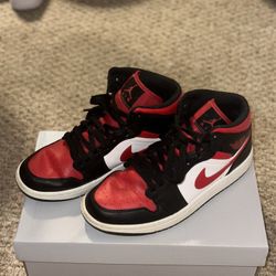 Air Jordan 1 Mid ‘Bred Toe’