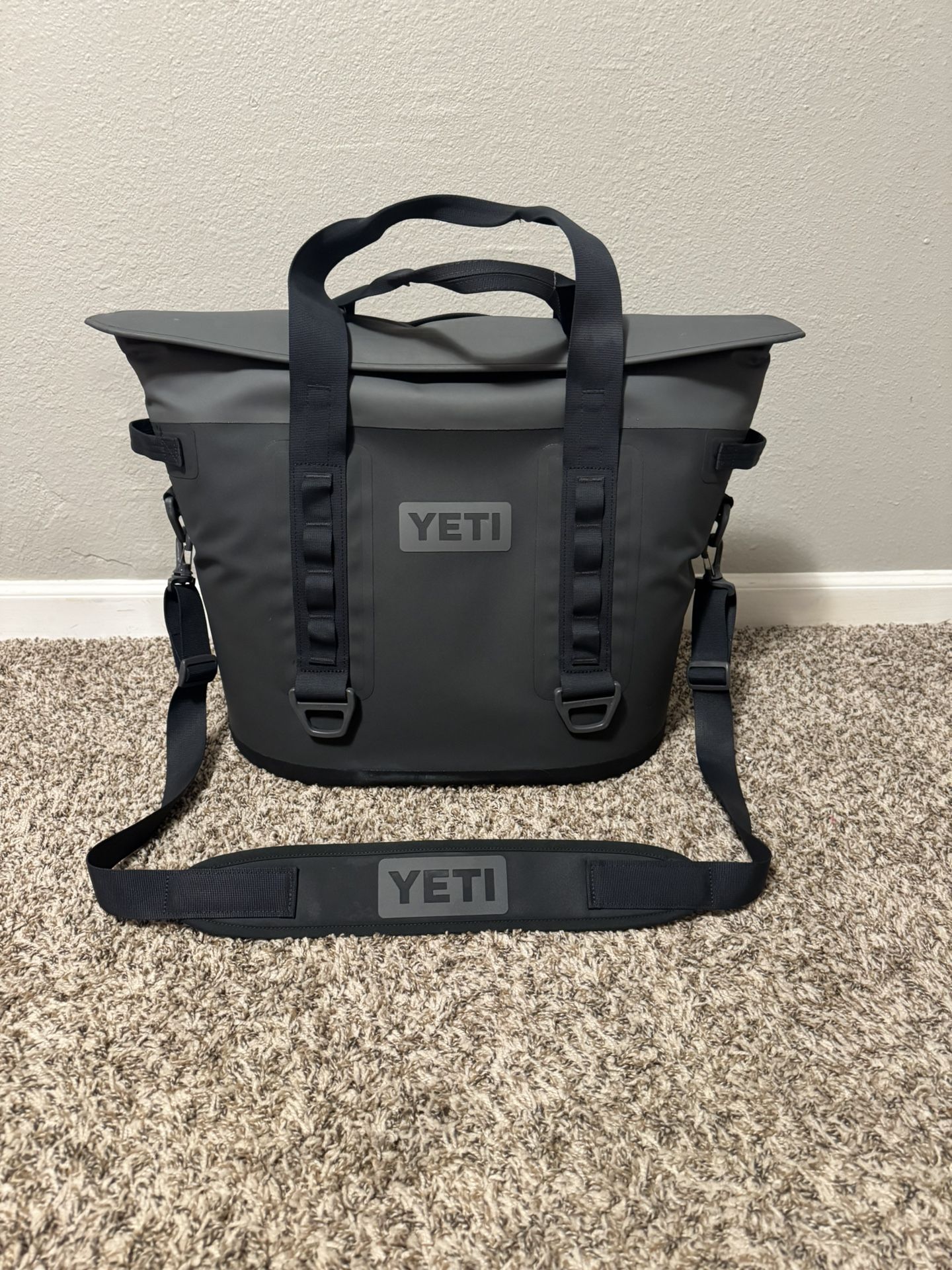 Yeti M30 TOTE SOFT COOLER