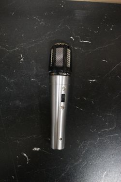 Shure Prologue 10H Hi Z Dynamic Microphone