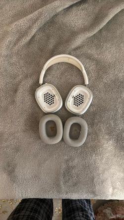 Apple Max Headphones