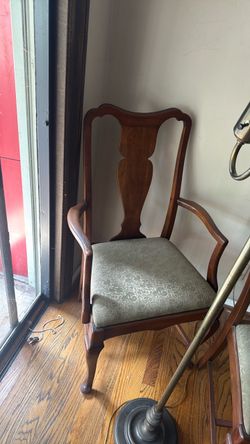 Queen Anne Style Mahogany Armchair Chair arm and 4 regular