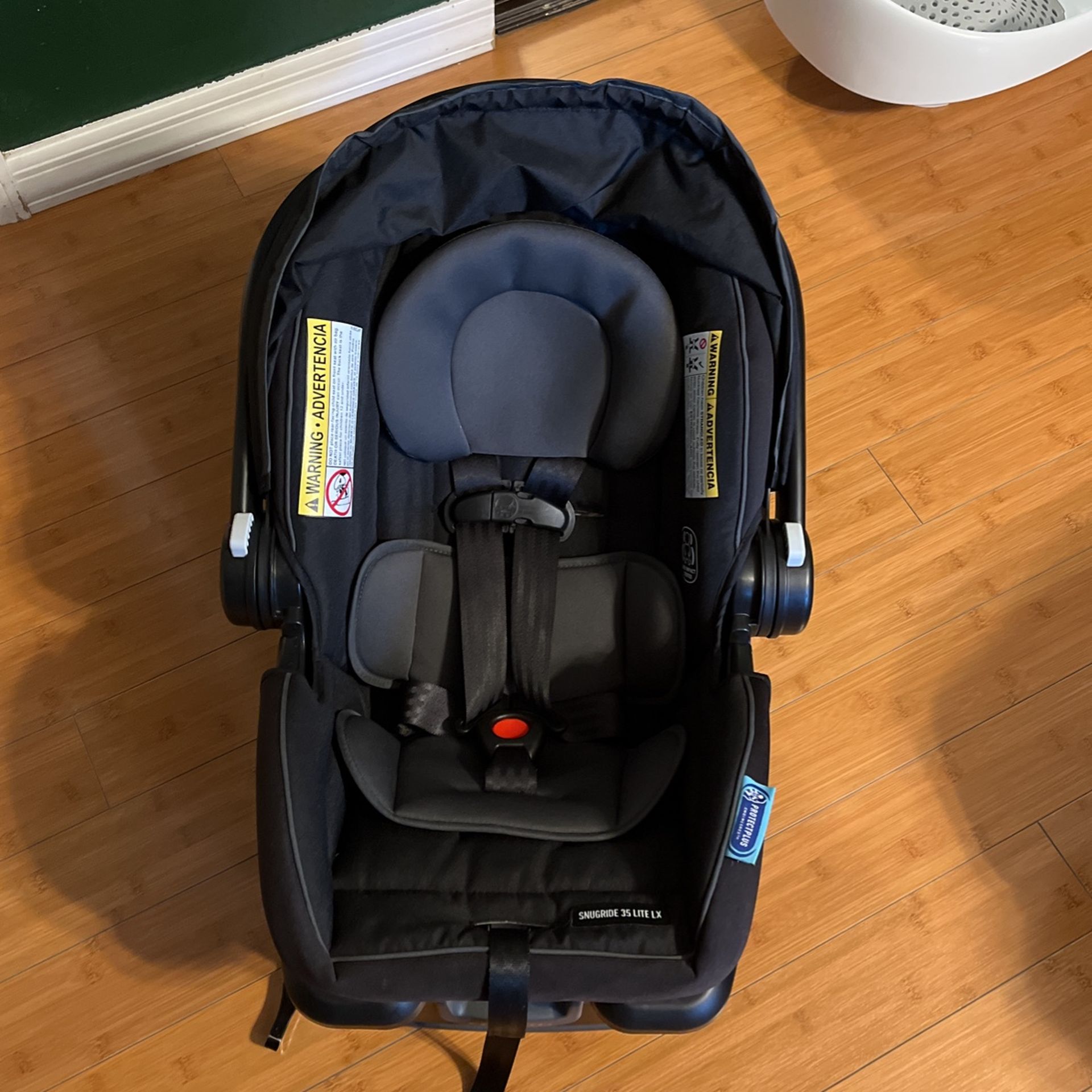 Graco Snugride 35 Lite LX Car seat & base
