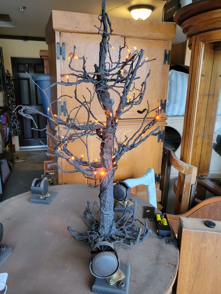 Light Up Halloween Tree 