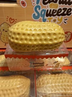 Crunchy Peaunut Squishy