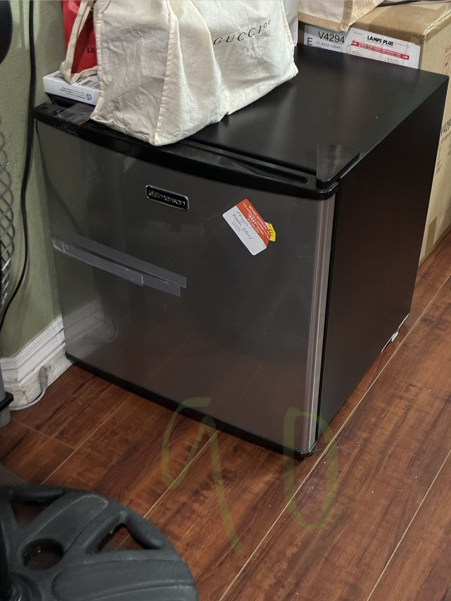 Mini Fridge 95 Bucks