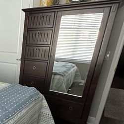 Solid Wood Bedroom Set