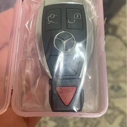 Mercedes Key