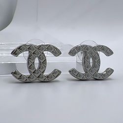 Beautiful Earrings $25