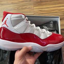 Jordan 11 Cherry Size 9