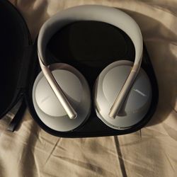 Bose Noise Cancelling 700