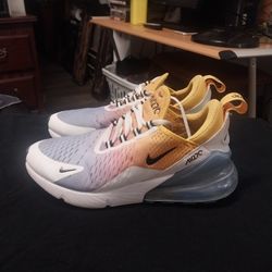 Used  Nike  Air  Max  270
