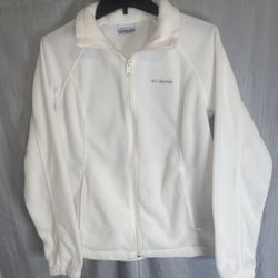 Columbia Women’s White Zip Up Fleece Jacket. Size, L