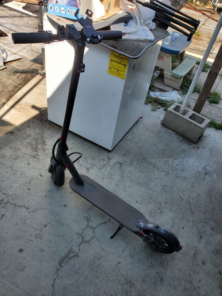 Foldable Electric Scooter 10.4 Ah Battery