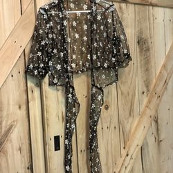 SHEIN Curves Daisy Cover 