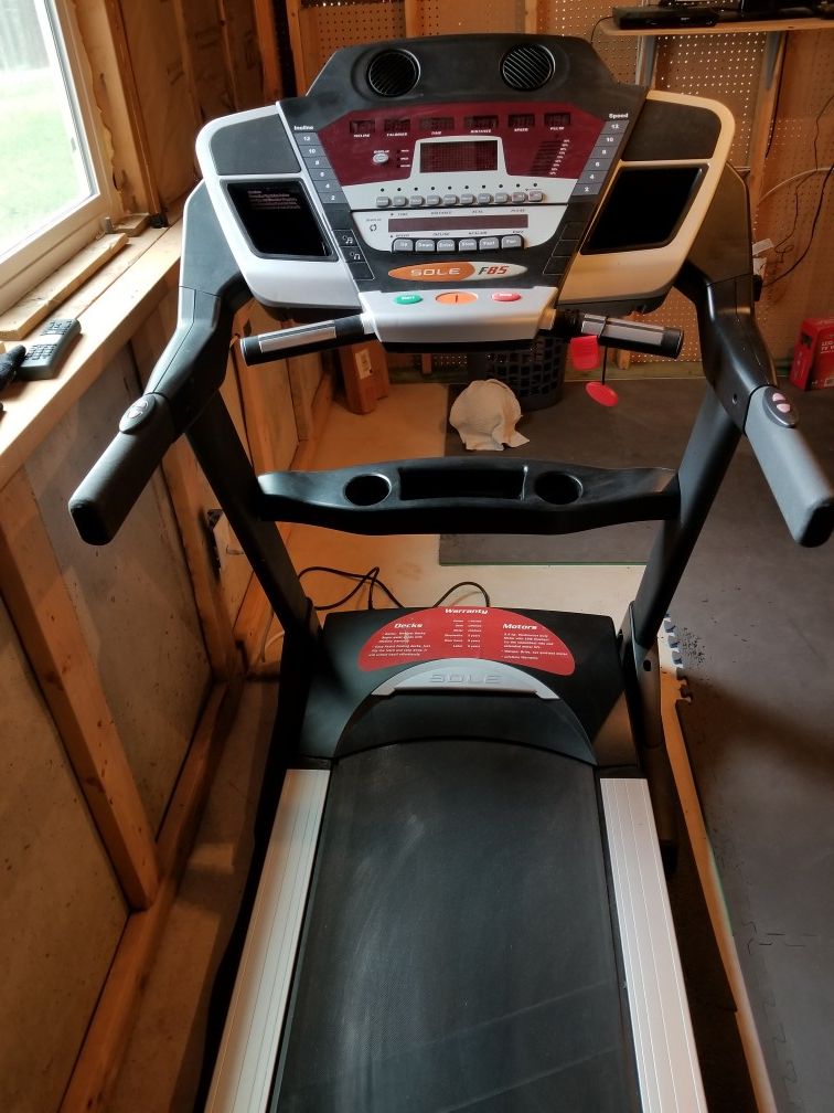 2010 Sole F85 Treadmill