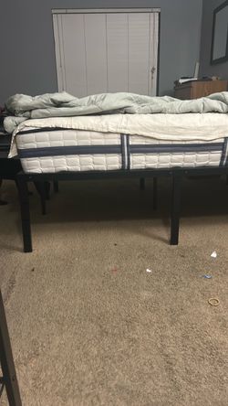 Bed frame Full - no mattress