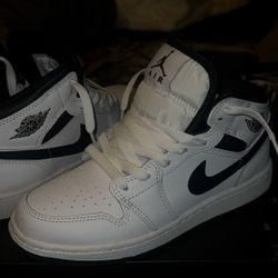 Air Jordan 1 Mid (GS)