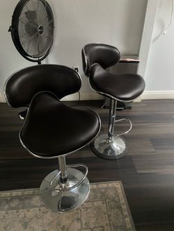 SET DE  SILLAS EN MUY BUENAS CONDICIONES