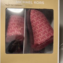MK Slippers 