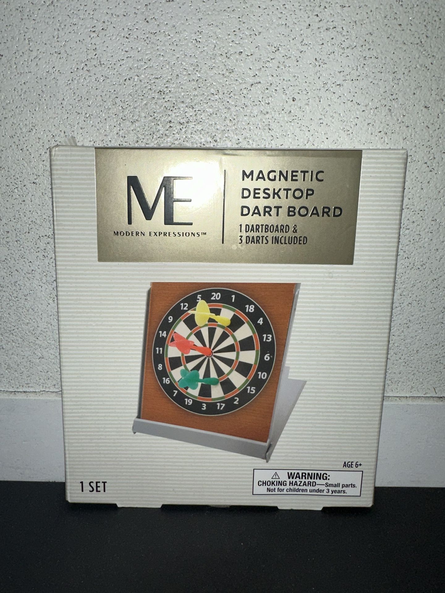 Modern ExpressionsMagnetic Desktop Dart Board