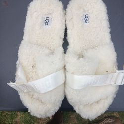 Ugg Side Slippers