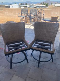 Wicker Patio Swivel Bar Chairs Set of 2